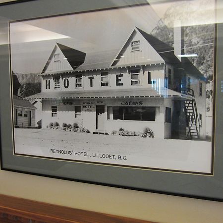 Reynolds Hotel Lillooet Exterior foto