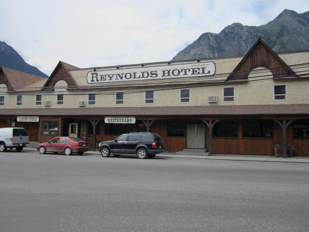 Reynolds Hotel Lillooet Exterior foto